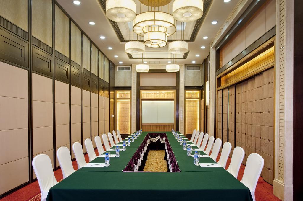 Holiday Inn Sea View تشنهوانغداو المرافق الصورة